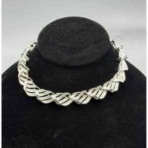 Vintage Silver Toned Ribbed Open Work Design Choker Necklace 16" Adjustable